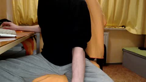 Snapshot of banschie chatting on 01/04/25, 11:06 online show from 01/04/25, 11:06