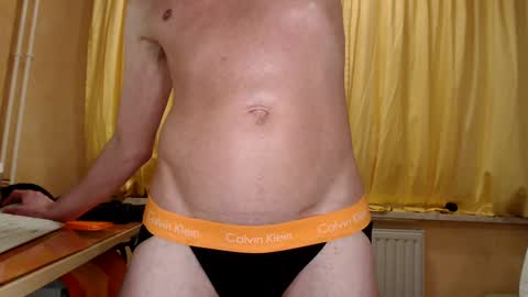 Snapshot of banschie chatting on 02/28/25, 08:39 online show from 02/28/25, 08:39