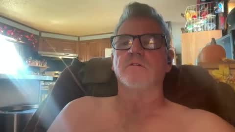 Snapshot of bapeter218 chatting on 11/02/25, 04:42 bapeter218 online show from 11/02/25, 04:42
