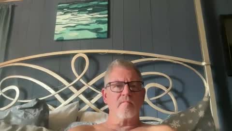 Snapshot of bapeter218 chatting on 12/19/25, 05:53 bapeter218 online show from 12/19/25, 05:53