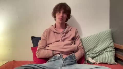 Snapshot of baptisteriviere chatting on 12/23/24, 10:33 baptisteriviere online show from 12/23/24, 10:33