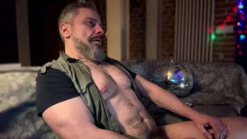 Snapshot of barba71 chatting on 01/25/25, 08:10 Military man 69 online show from 01/25/25, 08:10