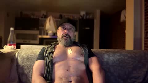 Snapshot of barba71 chatting on 01/31/25, 03:41 Military man 69 online show from 01/31/25, 03:41