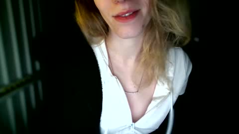 Snapshot of barbara53000 chatting on 02/19/25, 07:27 charliejones online show from 02/19/25, 07:27