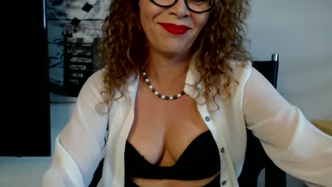 BARBARA DOMME online show from 10/01/25, 03:29