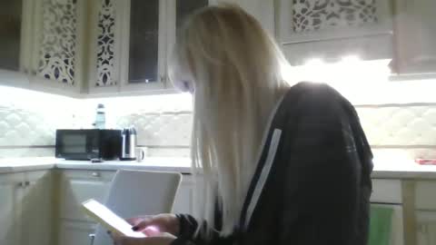 Snapshot of barbarakim chatting on 09/27/25, 03:17 Barbara online show from 09/27/25, 03:17