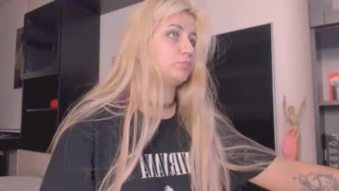 Snapshot of barbarasiren chatting on 10/29/25, 06:31 barbarasiren online show from 10/29/25, 06:31