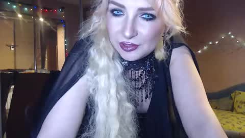 Victoria online show from 03/25/26, 11:44