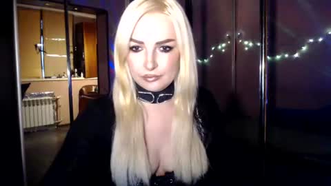 Victoria online show from 06/18/26, 03:40