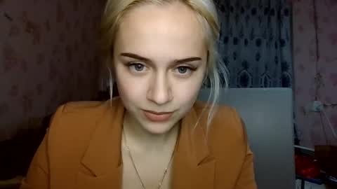 barbie___girl online show from 11/17/25, 05:08