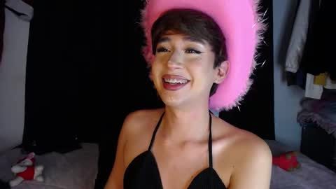          I work from home this is my room 3 online show from 12/06/24, 11:11