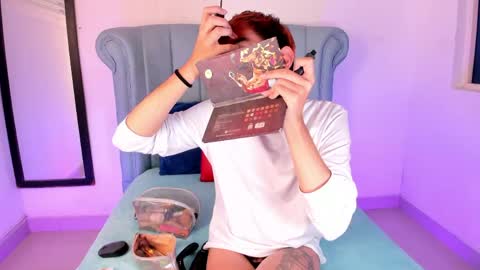 Snapshot of barbie_boy_ chatting on 06/06/26, 07:57 I work from home this is my room 3 online show from 06/06/26, 07:57