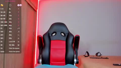 Nicolle  online show from 04/07/26, 05:08