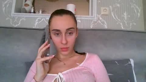 Snapshot of barbie_giirls_ chatting on 03/08/25, 10:22 Kate online show from 03/08/25, 10:22