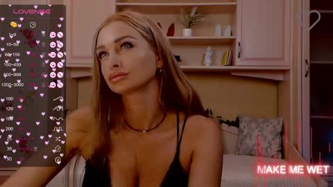 Snapshot of barbie_kiss1 chatting on 12/06/24, 01:40 barbie online show from 12/06/24, 01:40