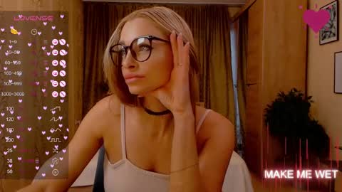 Snapshot of barbie_kiss1 chatting on 12/11/24, 04:49 barbie online show from 12/11/24, 04:49