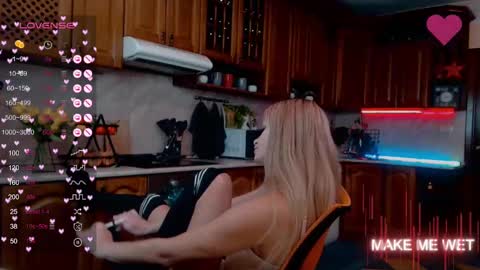 Snapshot of barbie_kiss1 chatting on 01/15/25, 01:12 barbie online show from 01/15/25, 01:12