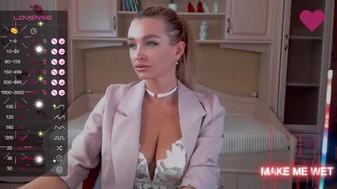 Snapshot of barbie_kiss1 chatting on 02/26/25, 01:00 barbie online show from 02/26/25, 01:00