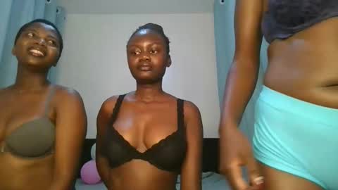 queen online show from 10/01/25, 01:33