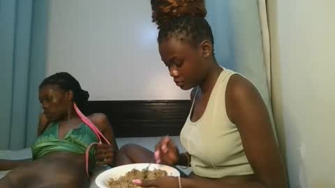 queen online show from 10/31/25, 11:39