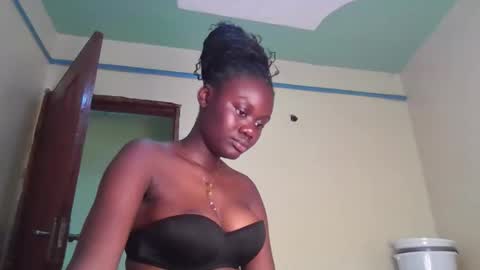 Snapshot of barbie_queen2 chatting on 05/06/26, 11:37 queen online show from 05/06/26, 11:37