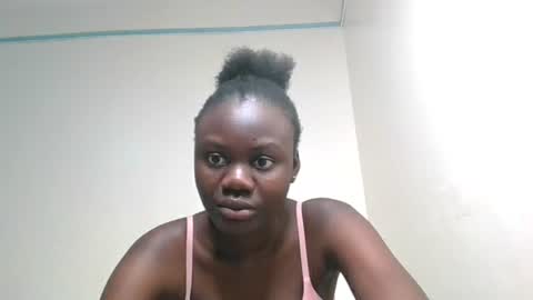 Snapshot of barbie_queen2 chatting on 06/18/26, 08:47 queen online show from 06/18/26, 08:47