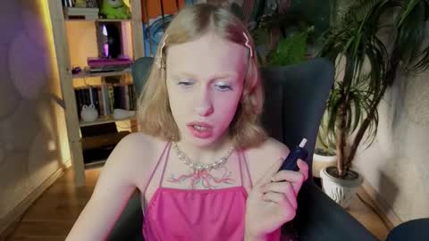 Snapshot of barbie_richy chatting on 10/19/25, 05:19 barbie_richy online show from 10/19/25, 05:19