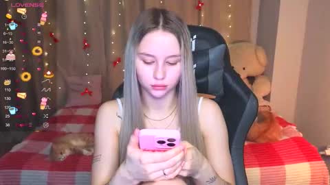 Eva online show from 12/01/25, 12:43