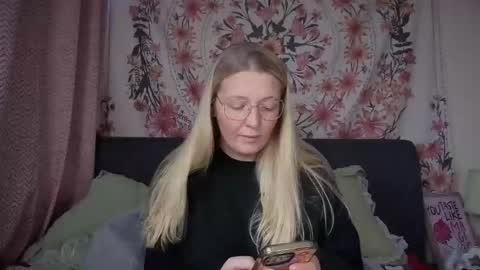 barbiegirl966 online show from 12/05/25, 09:40