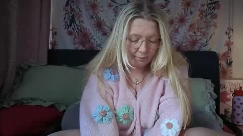 barbiegirl966 online show from 04/14/26, 09:37