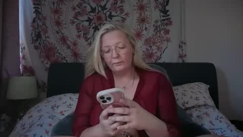 Snapshot of barbiegirl966 chatting on 05/25/26, 09:48 barbiegirl966 online show from 05/25/26, 09:48