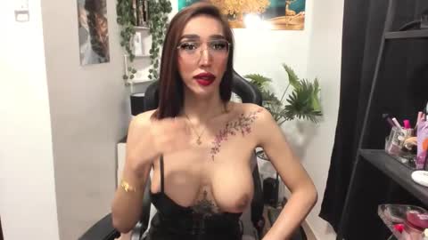 Snapshot of barbiekharie chatting on 11/24/25, 06:29 Issa Trap online show from 11/24/25, 06:29