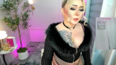 Miss Alexa Fields  online show from 10/30/25, 04:08