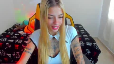 Snapshot of barbiie_5 chatting on 05/15/26, 03:41 Barbie online show from 05/15/26, 03:41