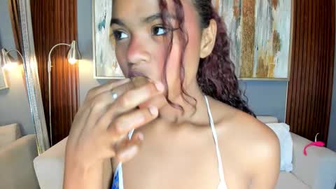 Luna online show from 03/05/26, 07:54