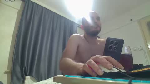 Snapshot of barcanka08 chatting on 05/15/26, 01:29 Guitarist online show from 05/15/26, 01:29
