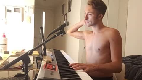 Snapshot of barebritpianist chatting on 09/17/25, 04:30 BareBritPianist online show from 09/17/25, 04:30