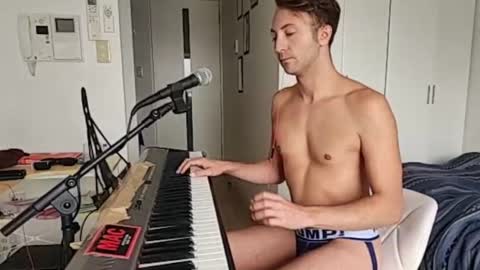 Snapshot of barebritpianist chatting on 10/13/25, 05:51 BareBritPianist online show from 10/13/25, 05:51