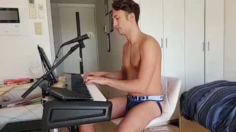 Snapshot of barebritpianist chatting on 10/17/25, 05:21 BareBritPianist online show from 10/17/25, 05:21