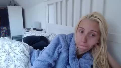 Lena online show from 09/13/25, 08:58