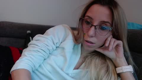 Lena online show from 04/18/26, 05:28