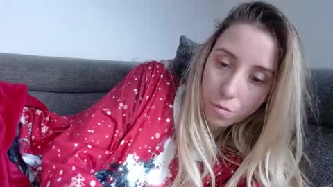 Lena online show from 04/22/26, 09:01