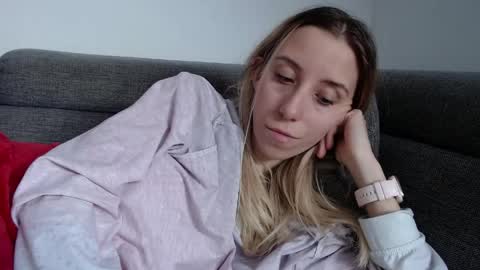 Lena online show from 04/23/26, 09:41