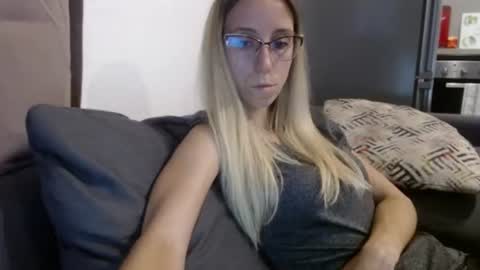 Lena online show from 08/06/26, 05:37