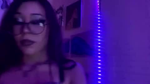 Snapshot of baristaakylee chatting on 02/09/26, 04:49 Honey online show from 02/09/26, 04:49