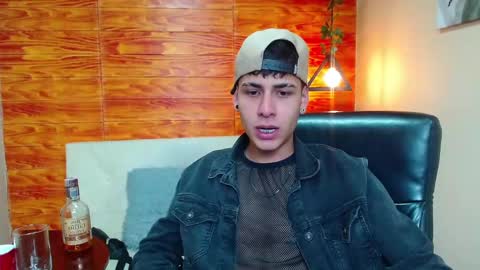 Snapshot of bastiaan_28 chatting on 12/04/24, 03:15 Bastian online show from 12/04/24, 03:15