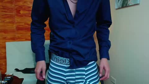 Snapshot of bastiaan_28 chatting on 12/19/24, 04:23 Bastian online show from 12/19/24, 04:23