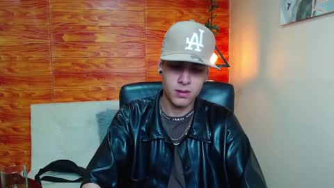 Snapshot of bastiaan_28 chatting on 01/05/25, 08:11 Bastian online show from 01/05/25, 08:11