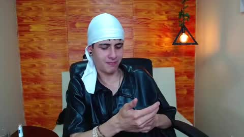 Snapshot of bastiaan_28 chatting on 01/14/25, 05:30 Bastian online show from 01/14/25, 05:30