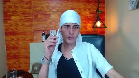 Snapshot of bastiaan_28 chatting on 01/15/25, 01:12 Bastian online show from 01/15/25, 01:12